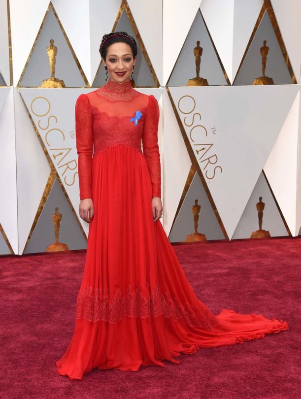 her oscar outfit