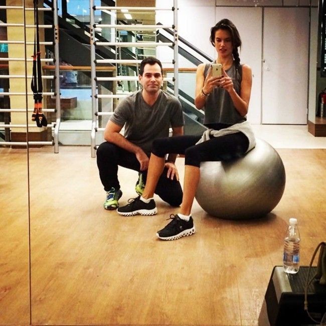 11 Model Selfies To Inspire Your Next Gym Workout Vogue Australia