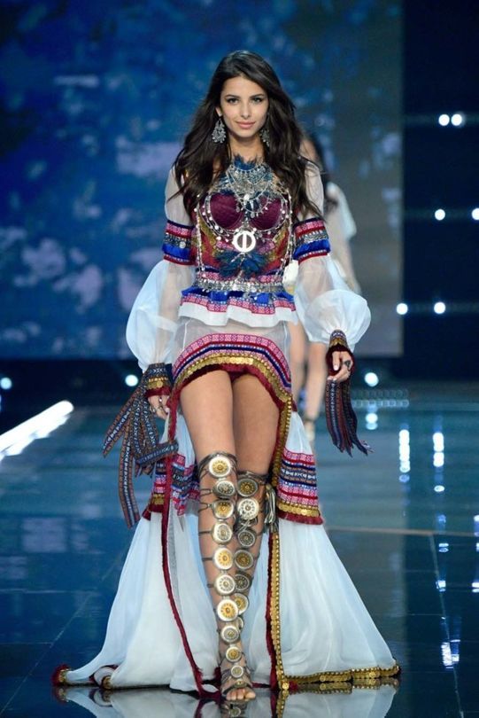 Victoria's Secret Fashion Show 2017: All The Runway Photos - Vogue ...