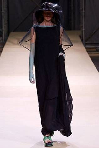 Yohji Yamamoto Haute Couture Autumn/Winter 2003 - Vogue Australia