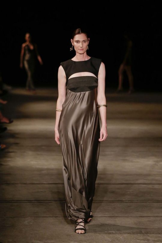 Bianca Spender Ready-To-Wear S/S 2014/15 - Vogue Australia