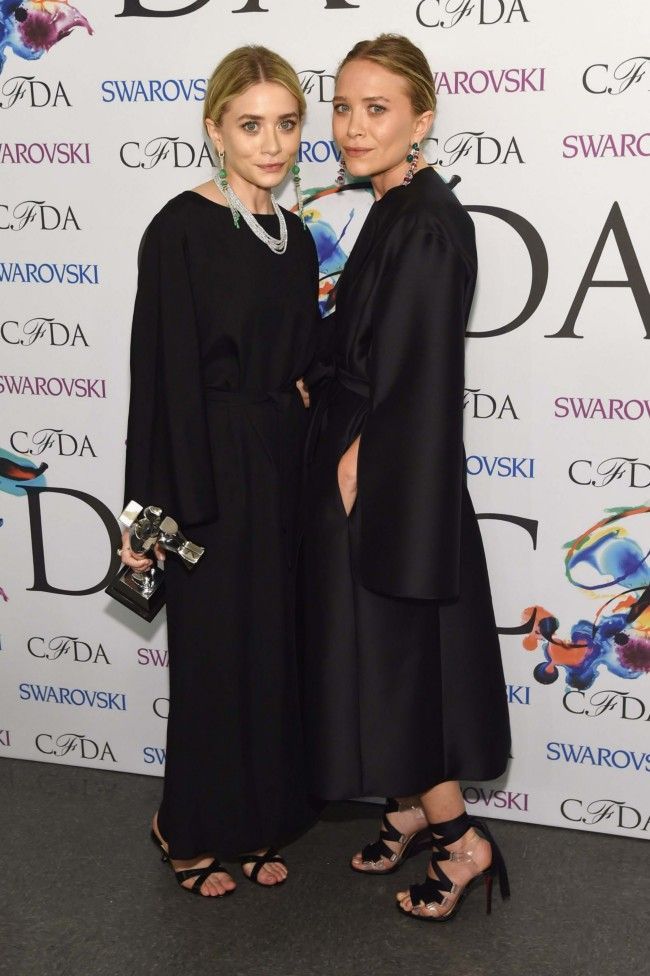 See the first wedding dress designed by Mary-Kate and Ashley Olsen ...