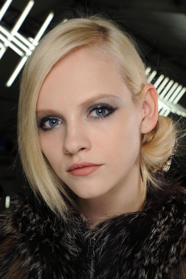 A Chanel twist on smokey eye make-up - Vogue Australia