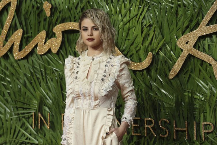 Selena Gomez rumoured to be taking on the role of Sabrina the Teenage ...