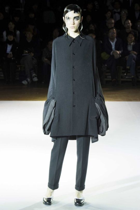 Yohji Yamamoto ready-to-wear autumn/winter '15/'16 - Vogue Australia