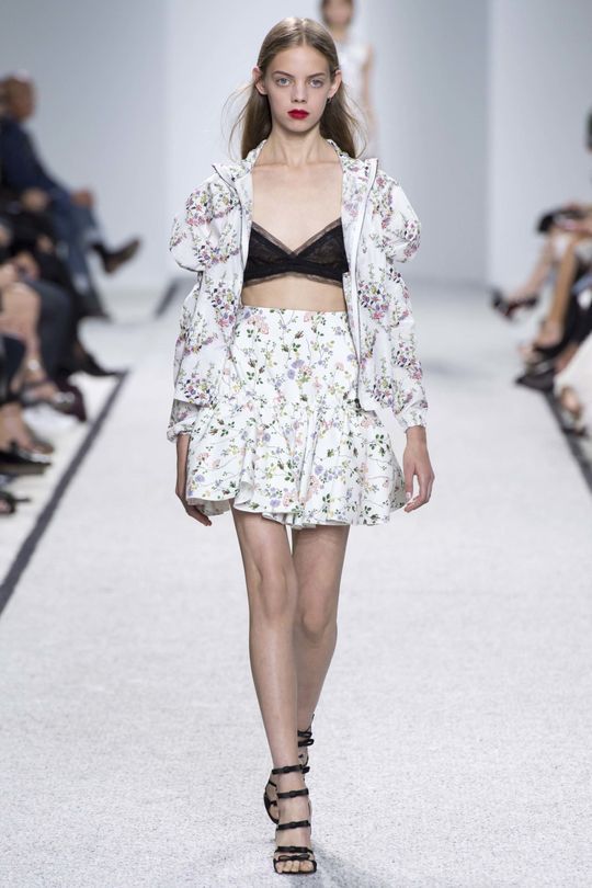 Giambattista Valli ready-to-wear spring/summer ’17 - Vogue Australia