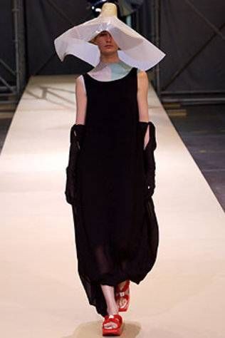 Yohji Yamamoto Haute Couture Autumn/Winter 2003 - Vogue Australia
