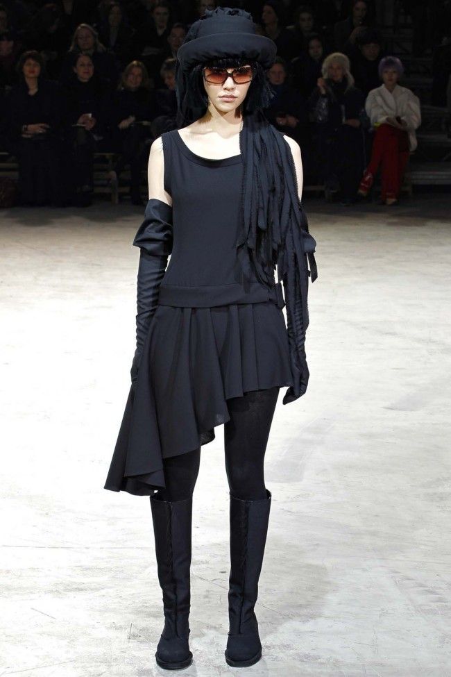 Yohji Yamamoto Ready-to-Wear A/W 2013 - Vogue Australia