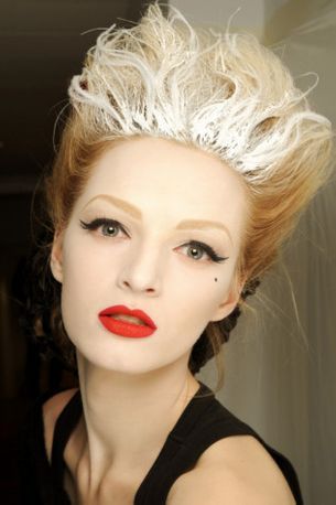 Haute couture beauty trends - Vogue Australia