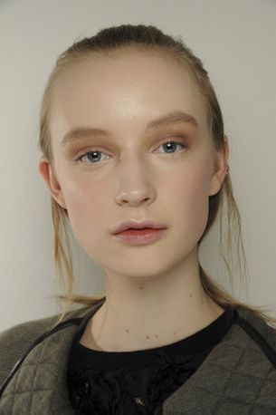 Natural brows and wide-eyed innocence at Prada - Vogue Australia