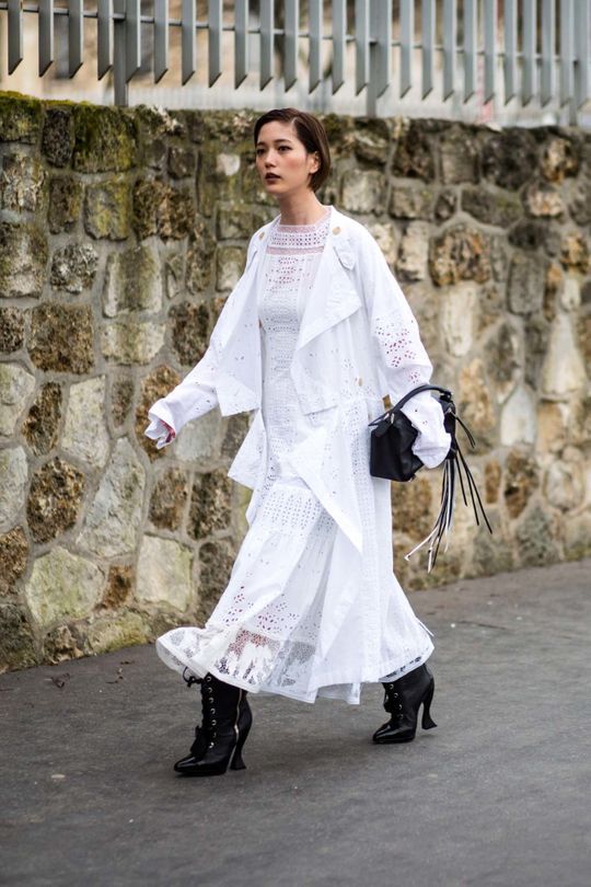 Street style from Paris Fashion Week autumn/winter '17/'18 - Vogue ...